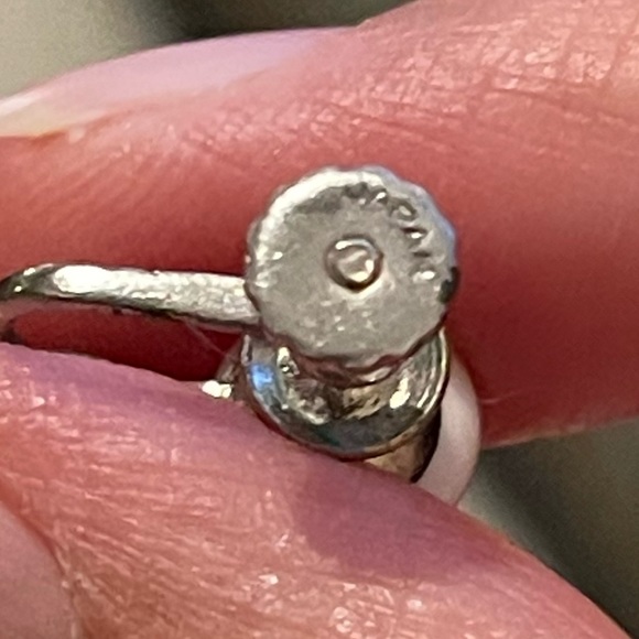 1940s Japanese white glass silver tone drop screw back earrings - Picture 3 of 3